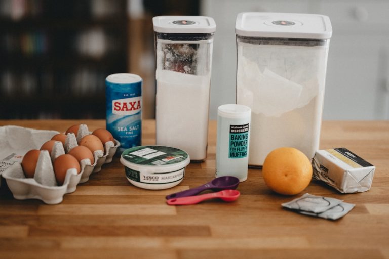 Comment utiliser le bicarbonate de soude chez vous sans ruiner vos surfaces