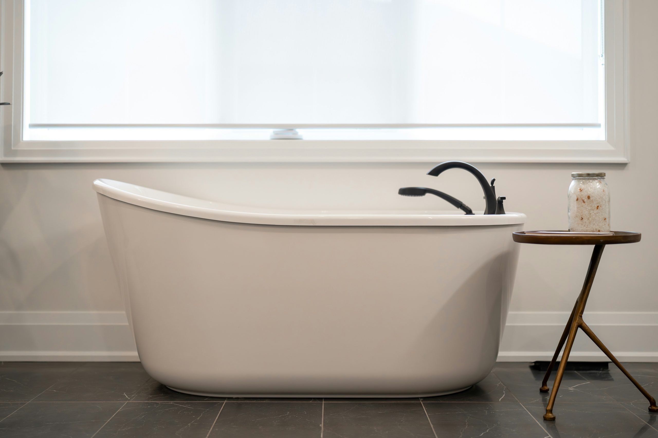 8 solutions créatives pour nettoyer sa baignoire