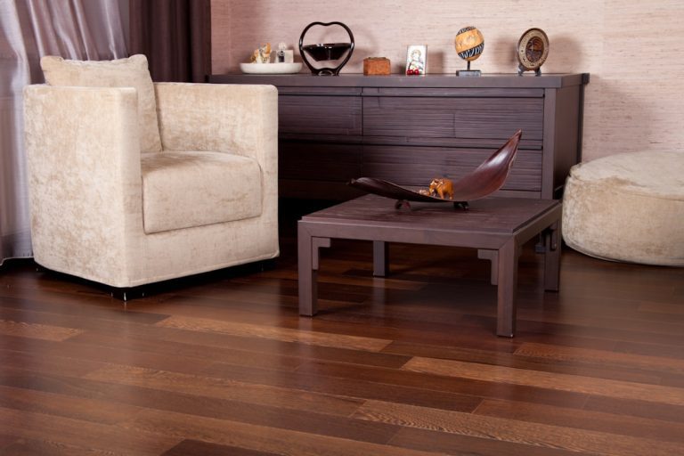 Les 3 critères à vérifier avant d'acheter votre parquet stratifié pas cher