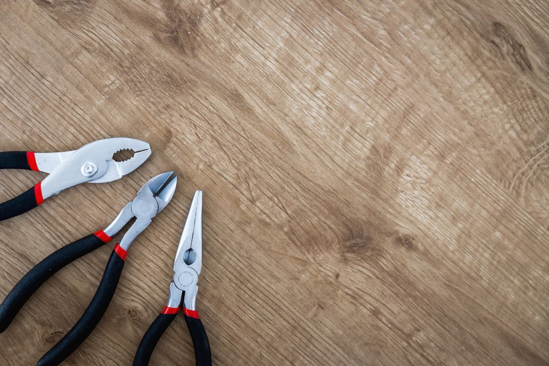 Parquet stratifié ou contrecollé pour votre projet — lequel choisir selon votre budget et votre sol