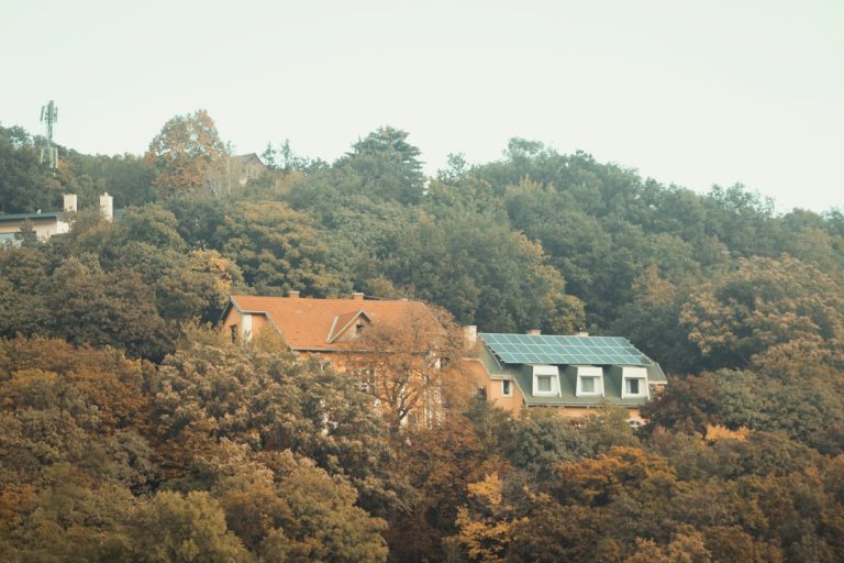 Pourquoi les panneaux solaires coûtent si cher en 150m2