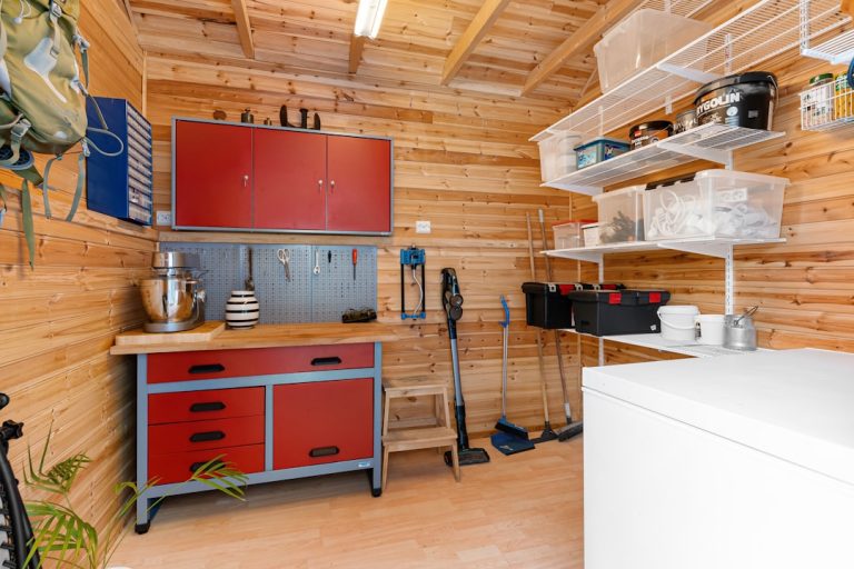 Quelle armoire choisir pour ranger son garage ?