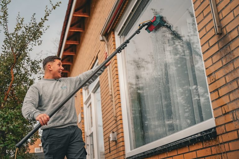 Quel outil choisir pour nettoyer sa gouttière ?