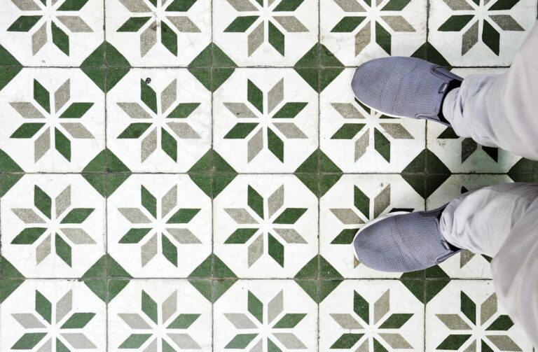 Quel budget prévoir pour carreler sa salle de bain ?