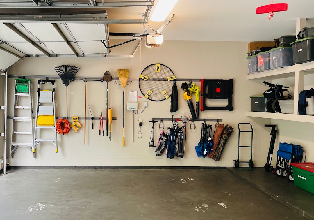 Comment organiser son garage avec des étagères ?
