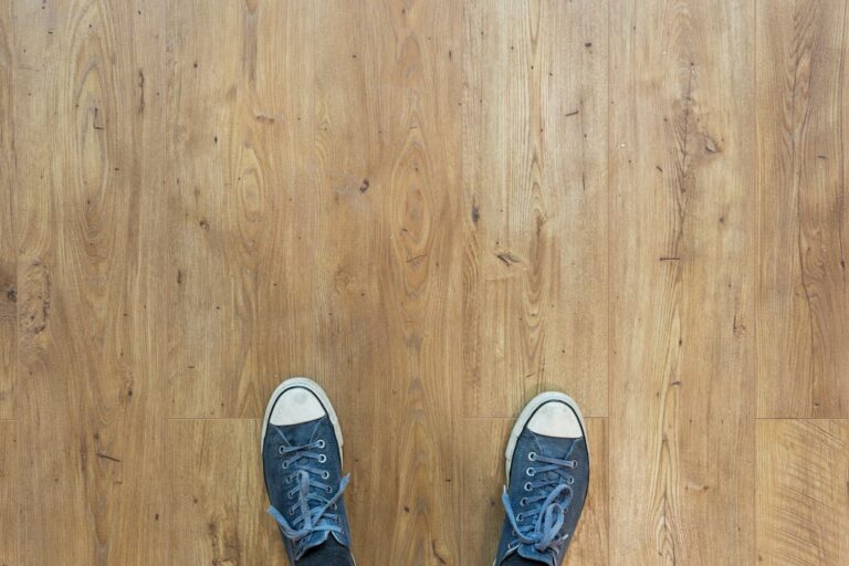 Comment poser du carrelage imitation parquet pas cher ?